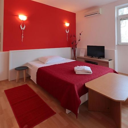 Apartments Lola Novalja Dış mekan fotoğraf