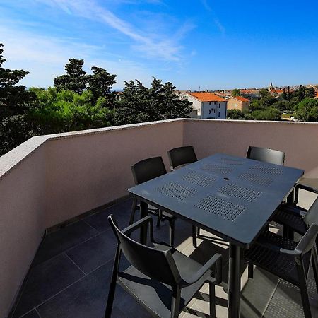 Apartments Lola Novalja Dış mekan fotoğraf