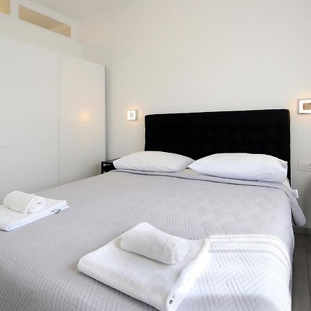 Apartments Lola Novalja Dış mekan fotoğraf