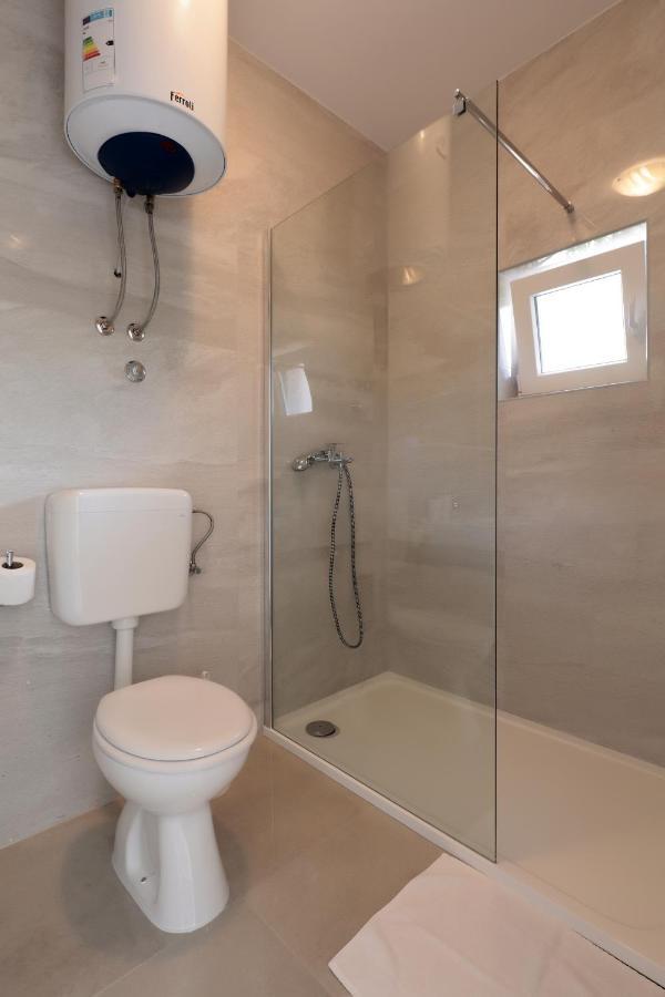 Apartments Lola Novalja Dış mekan fotoğraf