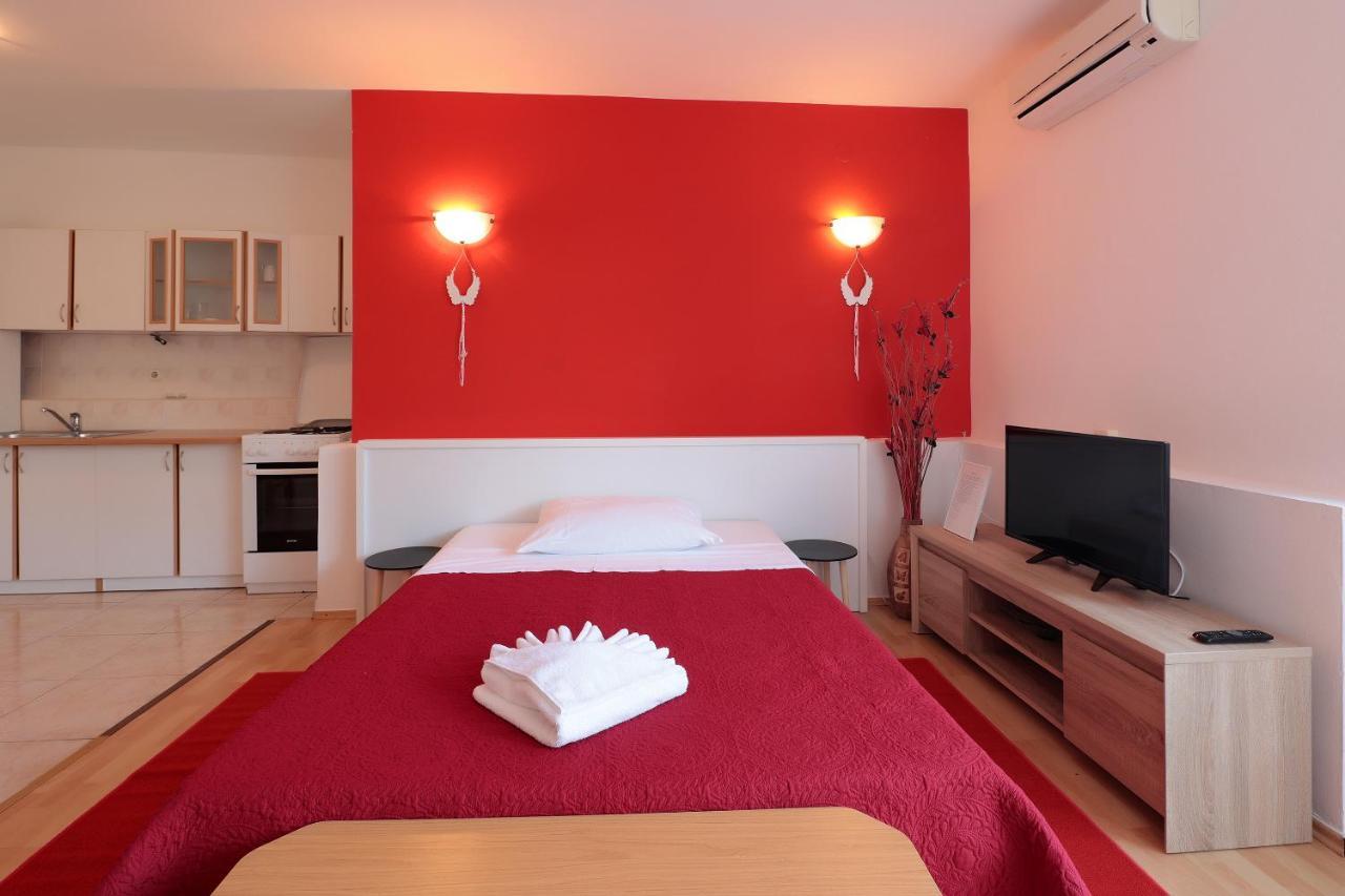 Apartments Lola Novalja Dış mekan fotoğraf
