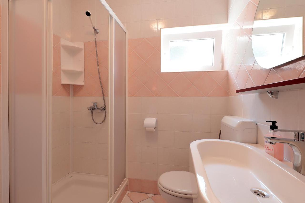 Apartments Lola Novalja Dış mekan fotoğraf