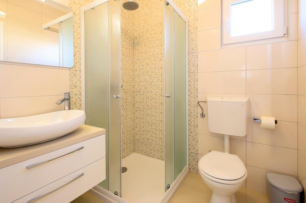 Apartments Lola Novalja Dış mekan fotoğraf