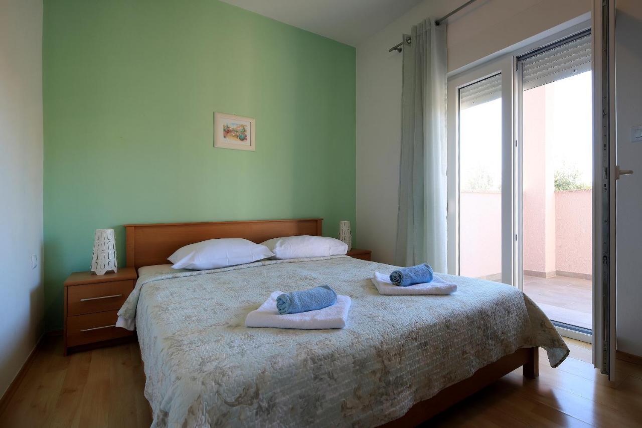 Apartments Lola Novalja Dış mekan fotoğraf