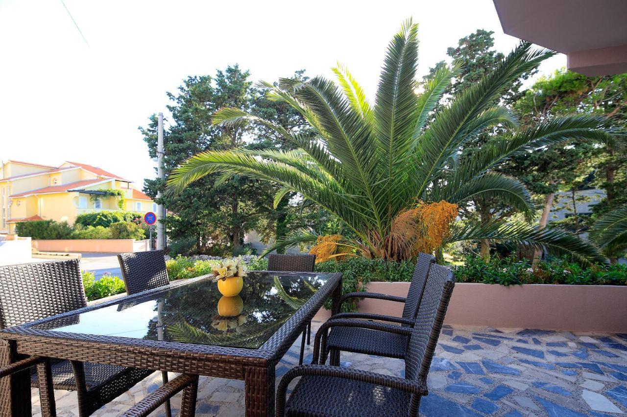 Apartments Lola Novalja Dış mekan fotoğraf