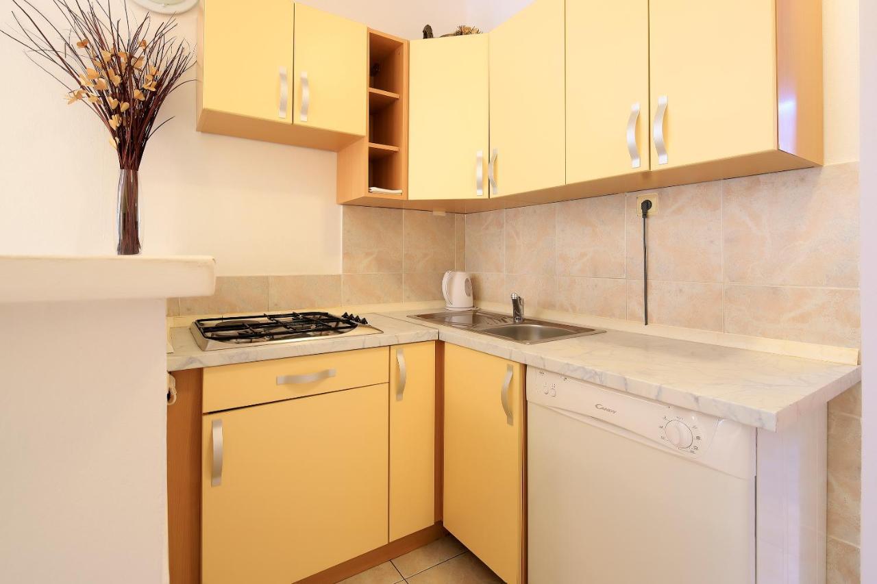 Apartments Lola Novalja Dış mekan fotoğraf