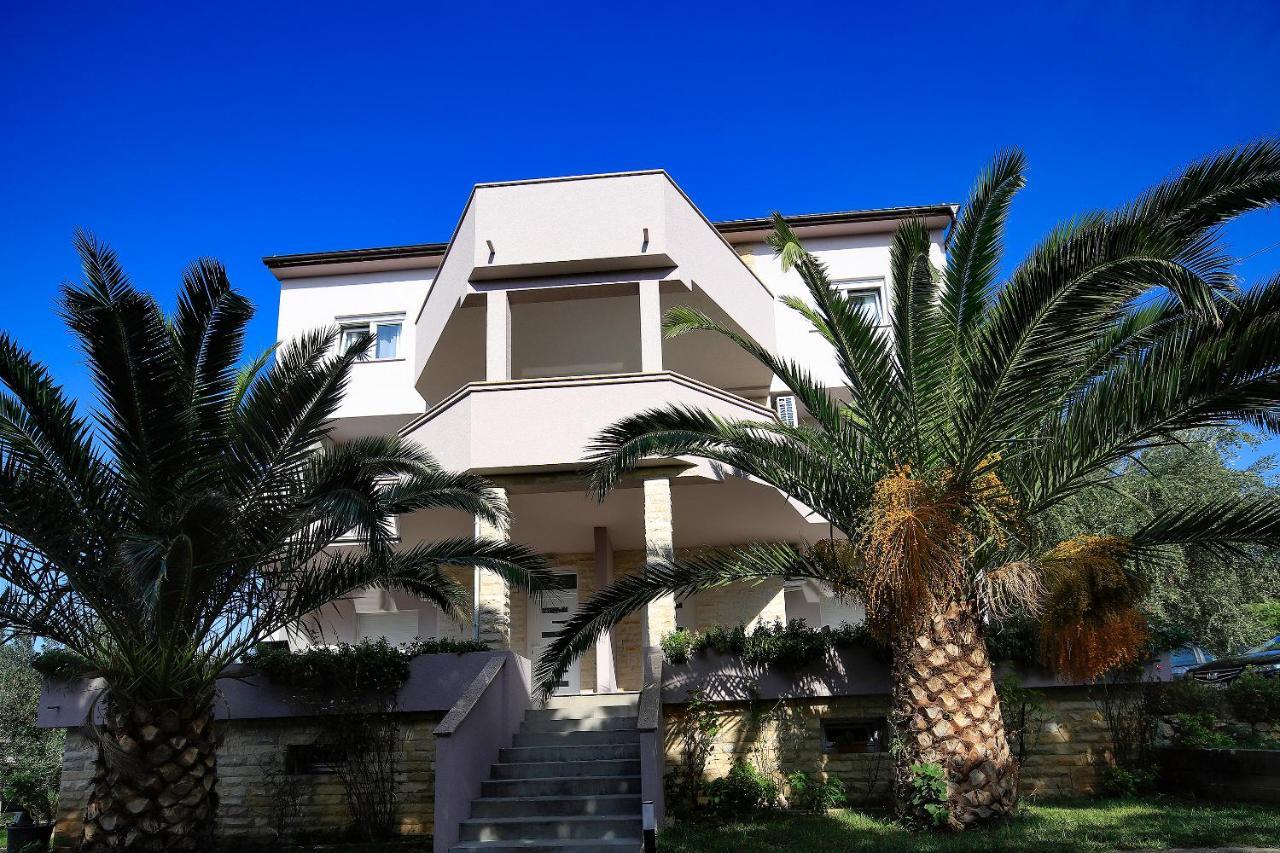 Apartments Lola Novalja Dış mekan fotoğraf