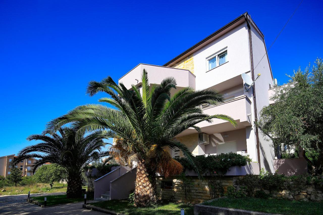 Apartments Lola Novalja Dış mekan fotoğraf
